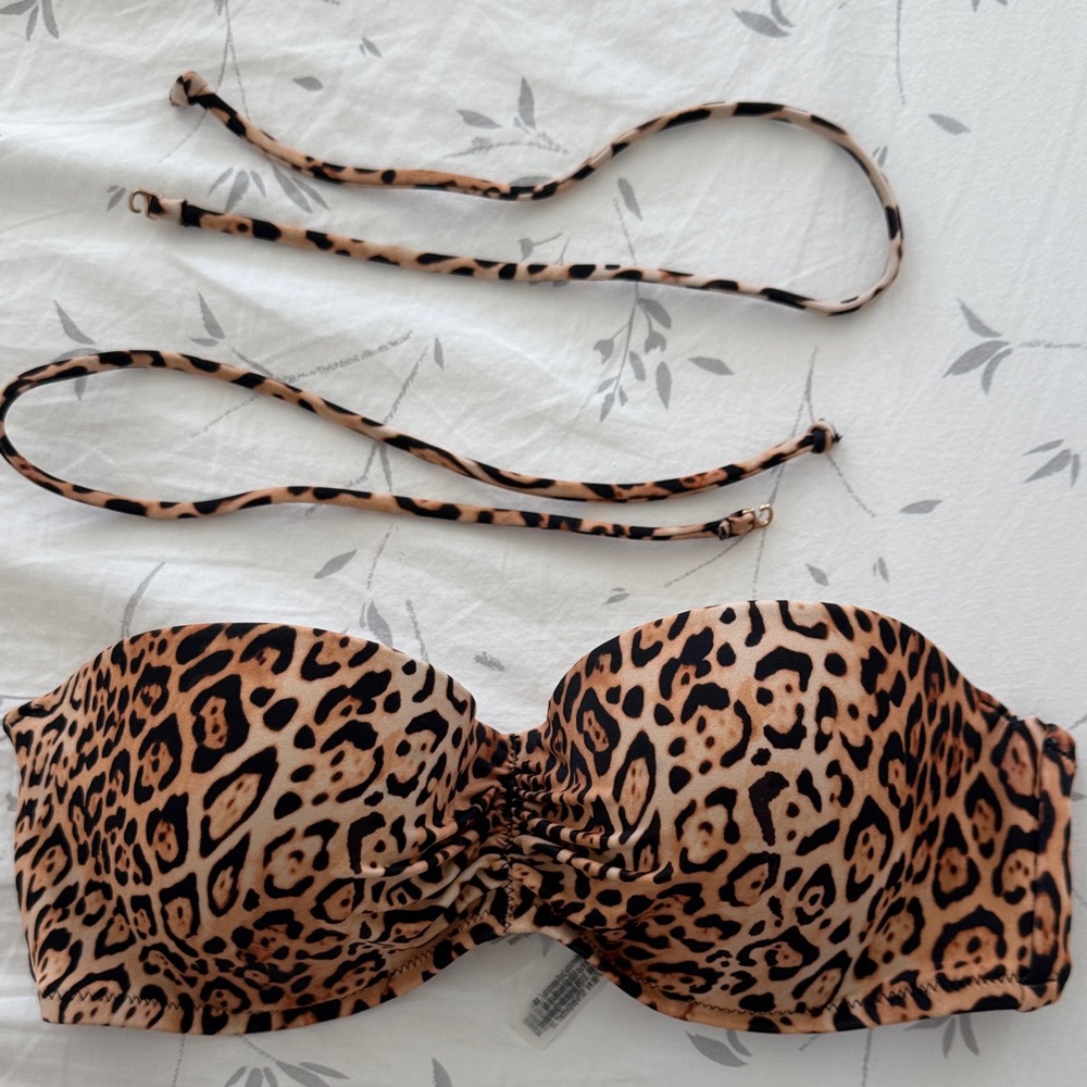 Victoria’s Secret Leopard Print Strapless push-up padded Bikini Top